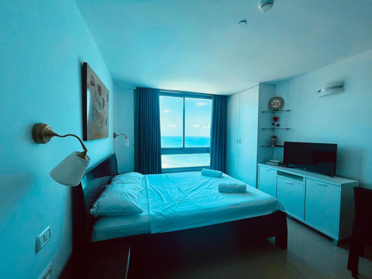 Sea Breeze Apartments Netanya Exterior photo