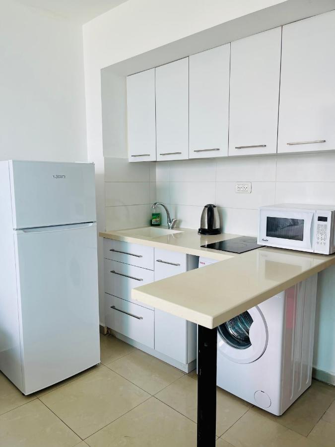 Sea Breeze Apartments Netanya Exterior photo